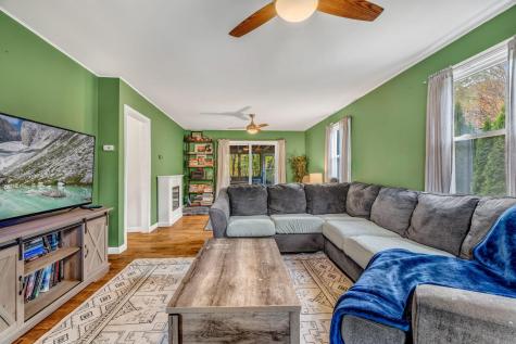 27 Front Street Topsham ME 04086