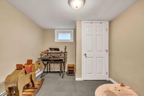 27 Front Street Topsham ME 04086