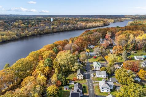 27 Front Street Topsham ME 04086