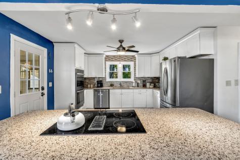 27 Front Street Topsham ME 04086