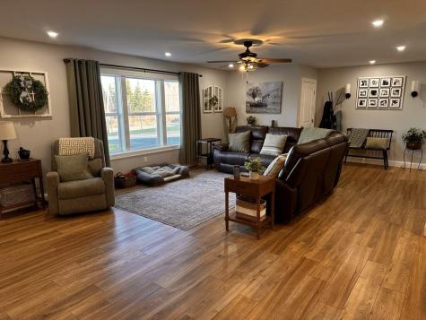 76 Knoll Crest Drive Bangor ME 04401