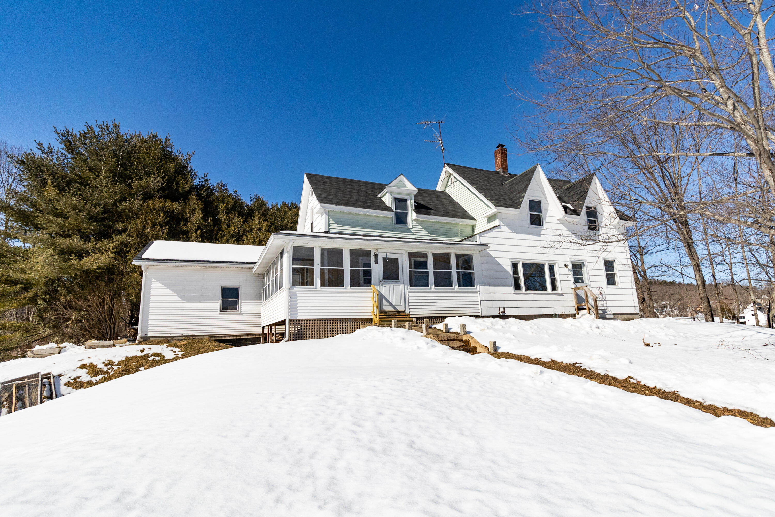 88 Island Road Sabattus ME 04280