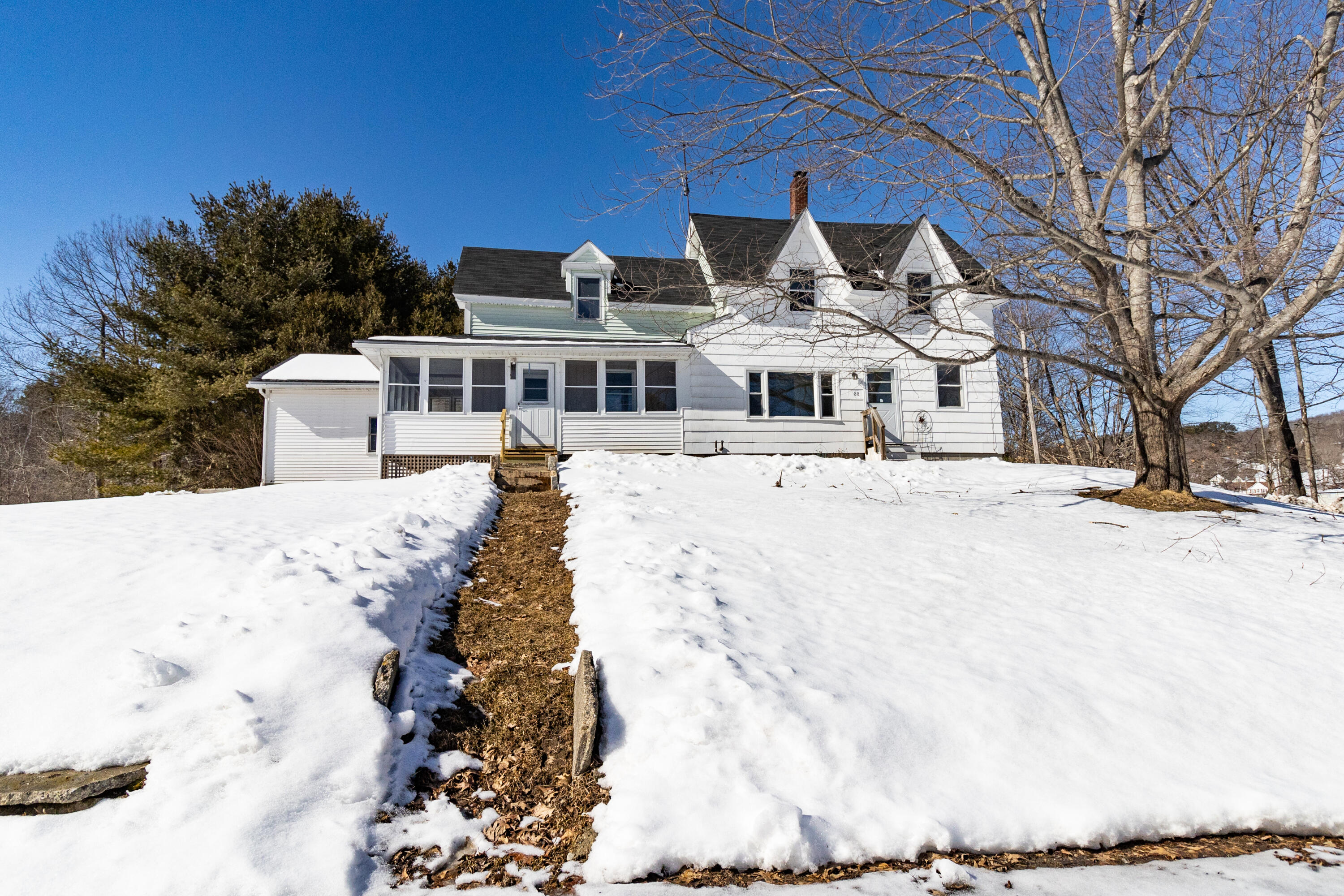 88 Island Road Sabattus ME 04280
