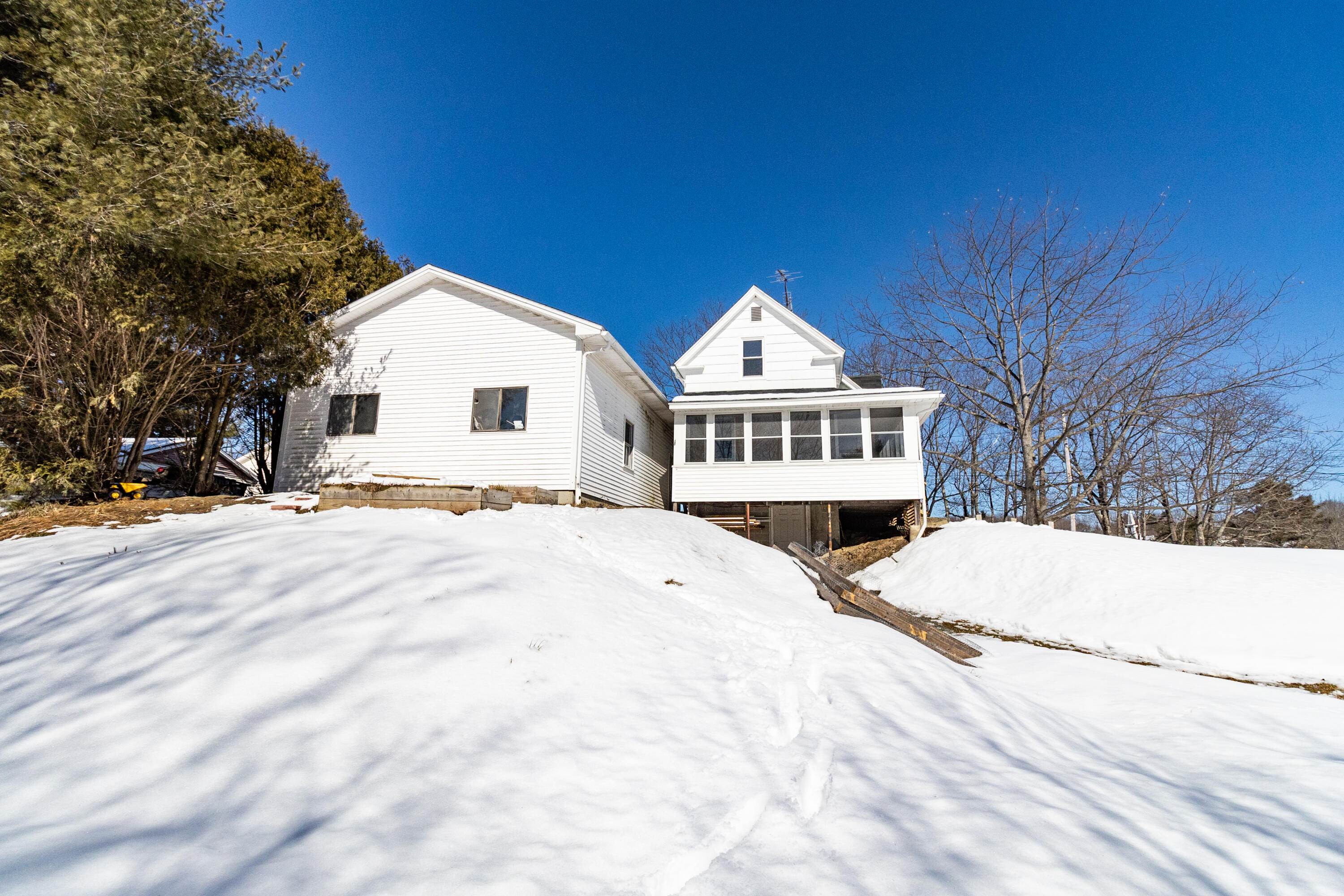 88 Island Road Sabattus ME 04280