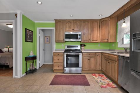 33 Ellis Street Lewiston ME 04240