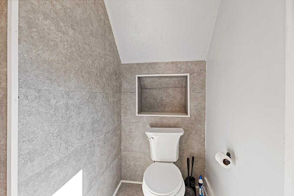 2058 N Belfast Avenue Augusta ME 04330