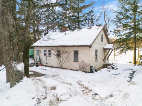 104 Memorial Drive Winthrop ME 04364