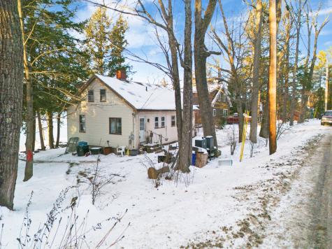 104 Memorial Drive Winthrop ME 04364