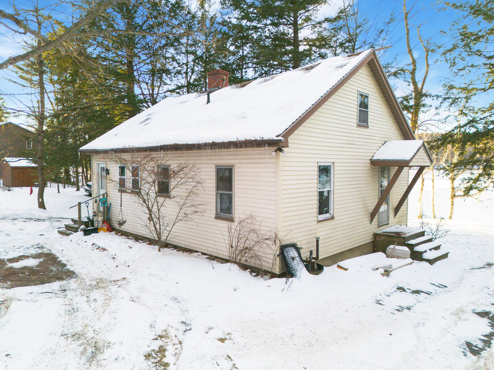 104 Memorial Drive Winthrop ME 04364