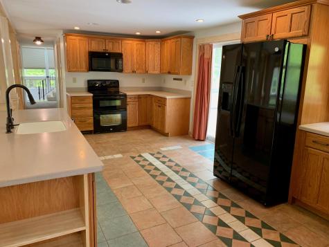 15 Cotton Lane Oxford ME 04270