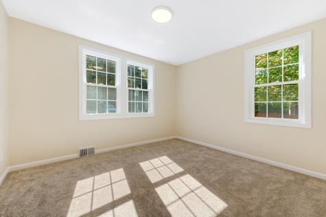 15 Moore Avenue Auburn ME 04210