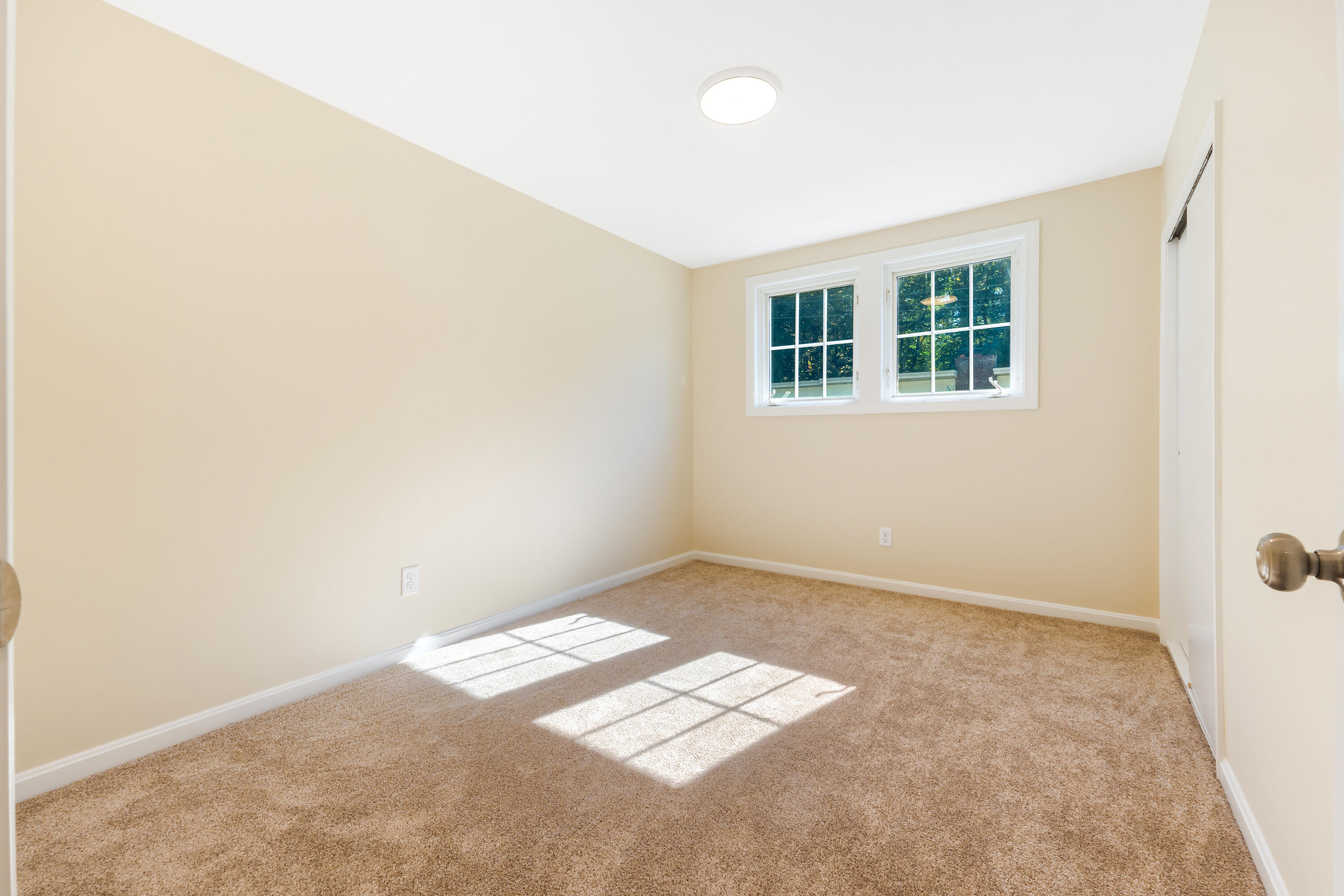 15 Moore Avenue Auburn ME 04210