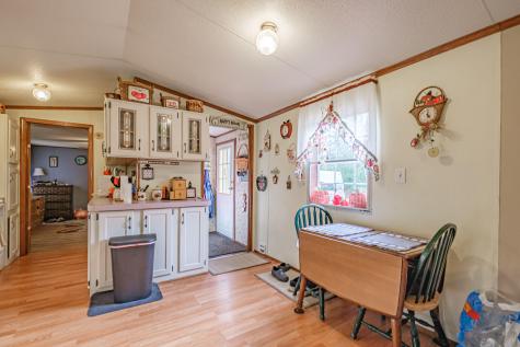 29 Everett Avenue Oxford ME 04270