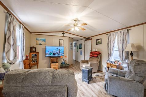 29 Everett Avenue Oxford ME 04270