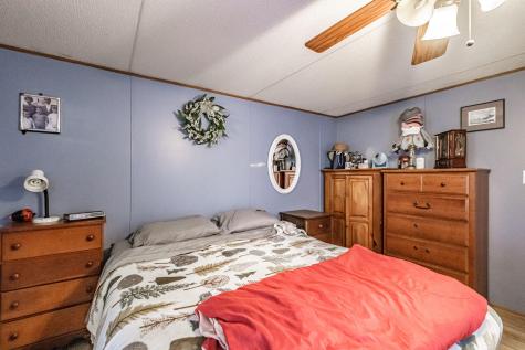 29 Everett Avenue Oxford ME 04270