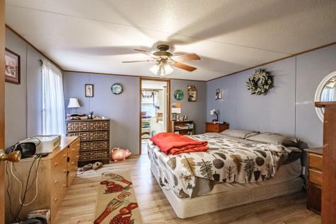 29 Everett Avenue Oxford ME 04270