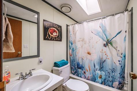 29 Everett Avenue Oxford ME 04270