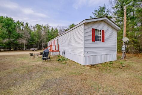 29 Everett Avenue Oxford ME 04270