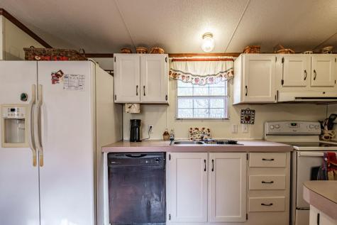 29 Everett Avenue Oxford ME 04270