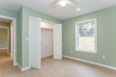 137 Lake Avenue Farmington ME 04938