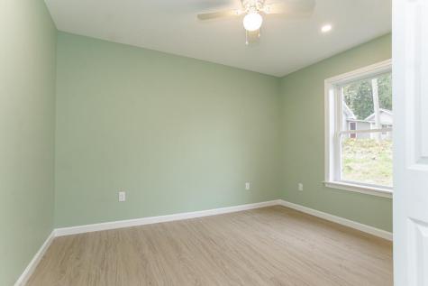 137 Lake Avenue Farmington ME 04938