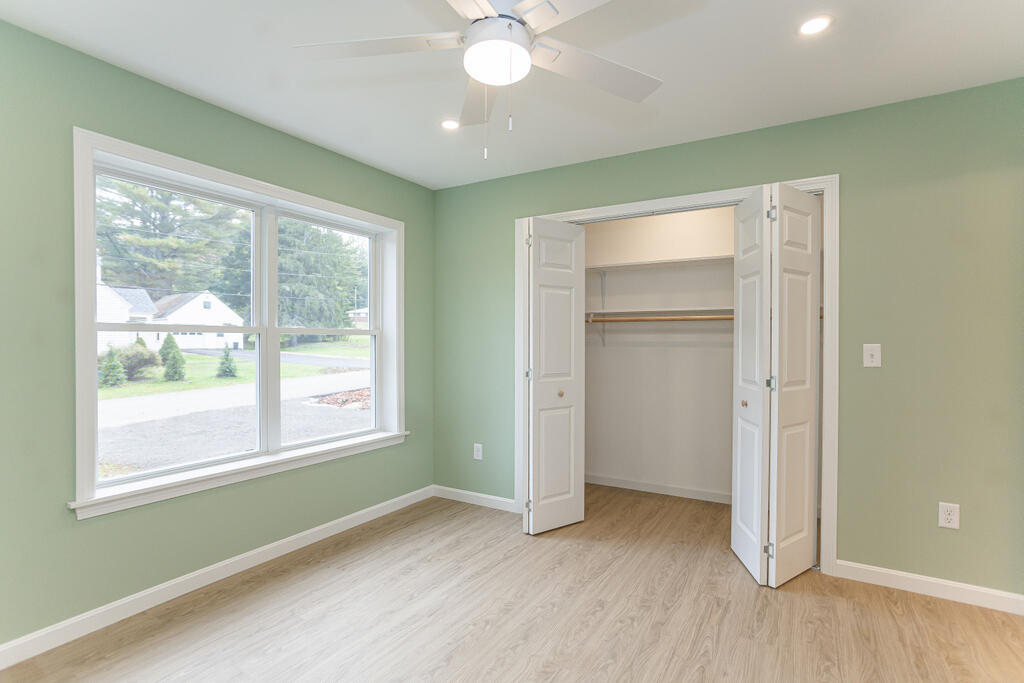 137 Lake Avenue Farmington ME 04938