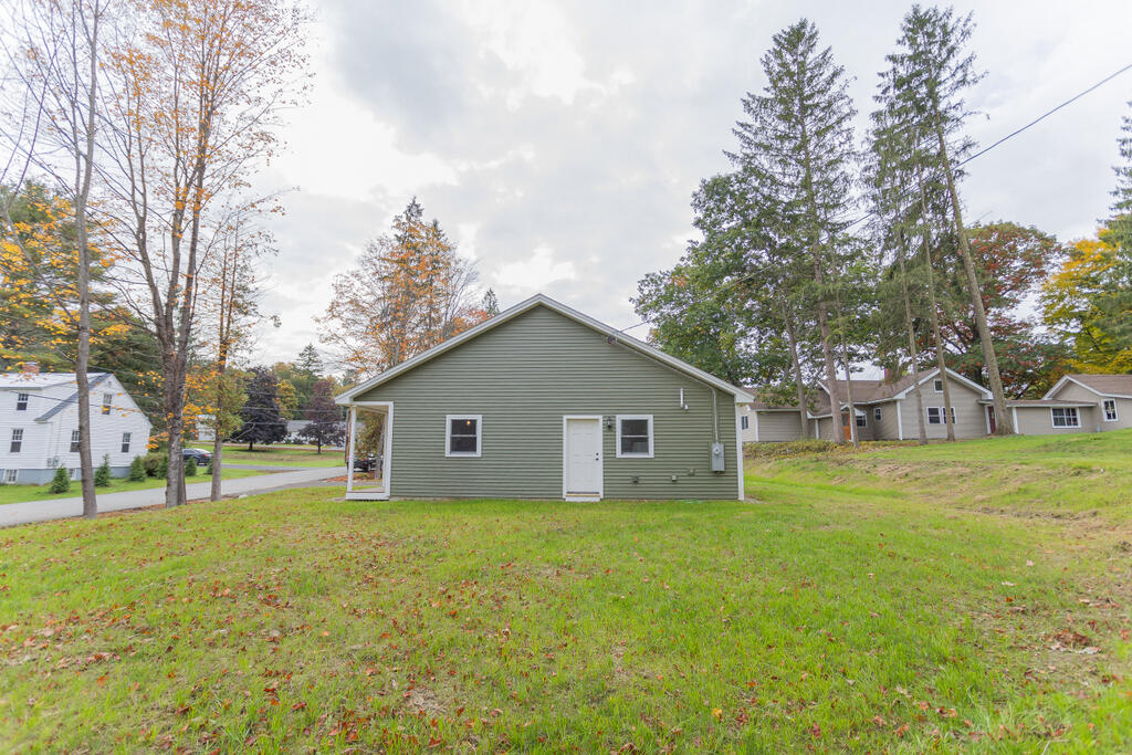 137 Lake Avenue Farmington ME 04938