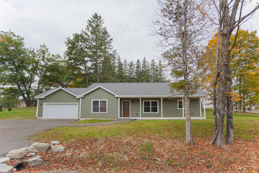 137 Lake Avenue Farmington ME 04938
