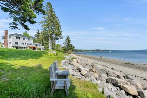 18 Bridges Point Lane Brooklin ME 04616