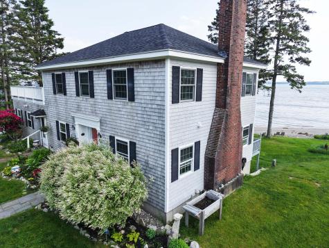 18 Bridges Point Lane Brooklin ME 04616