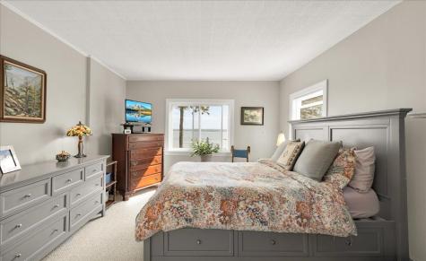 18 Bridges Point Lane Brooklin ME 04616