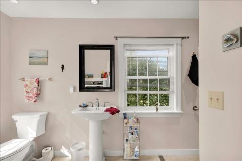 18 Bridges Point Lane Brooklin ME 04616