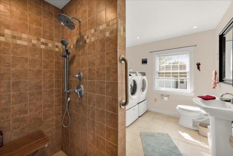18 Bridges Point Lane Brooklin ME 04616