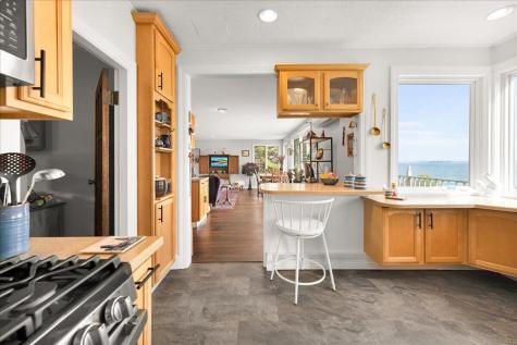 18 Bridges Point Lane Brooklin ME 04616