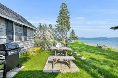 18 Bridges Point Lane Brooklin ME 04616