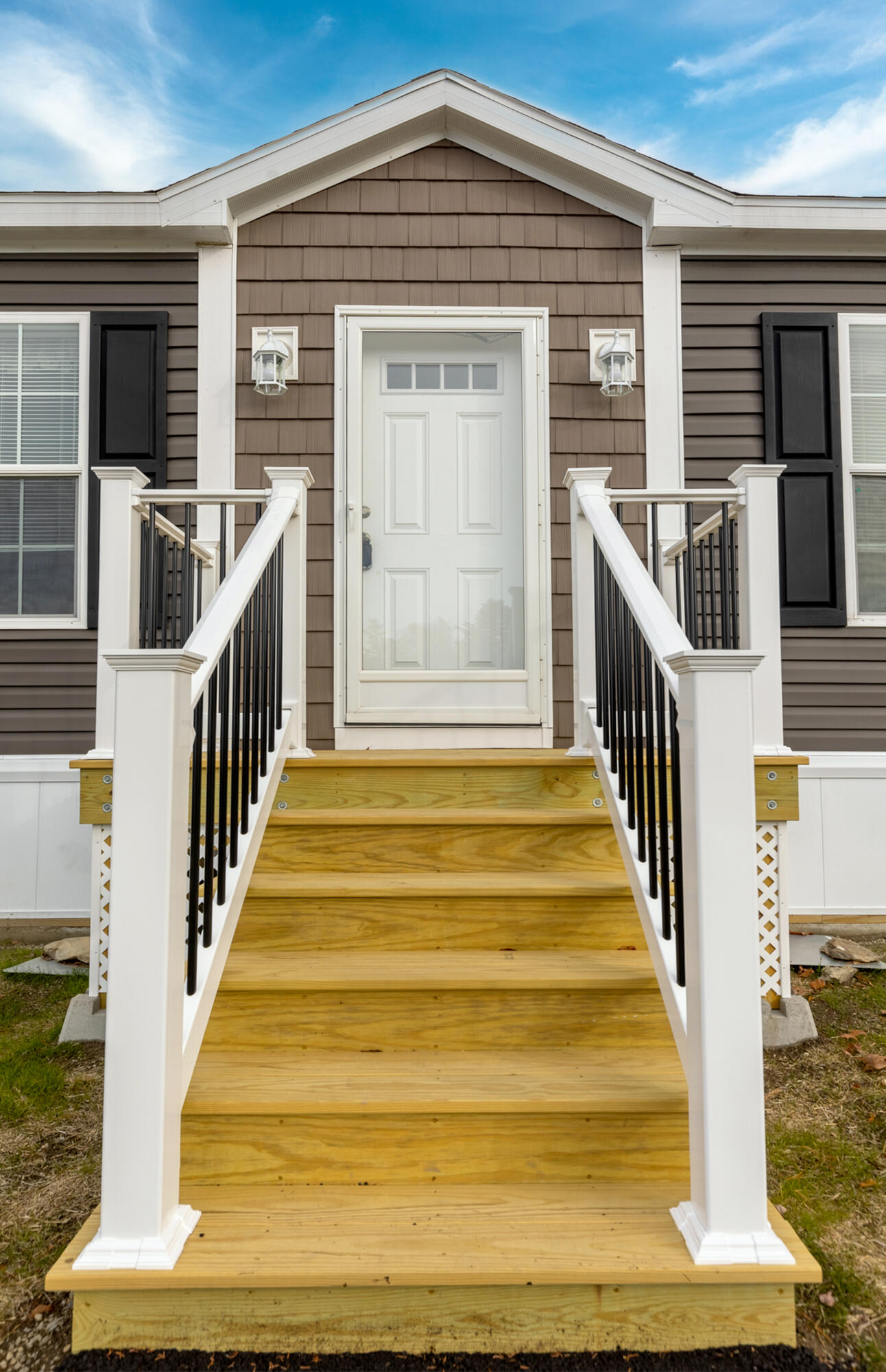 30 Main Road Holden ME 04429