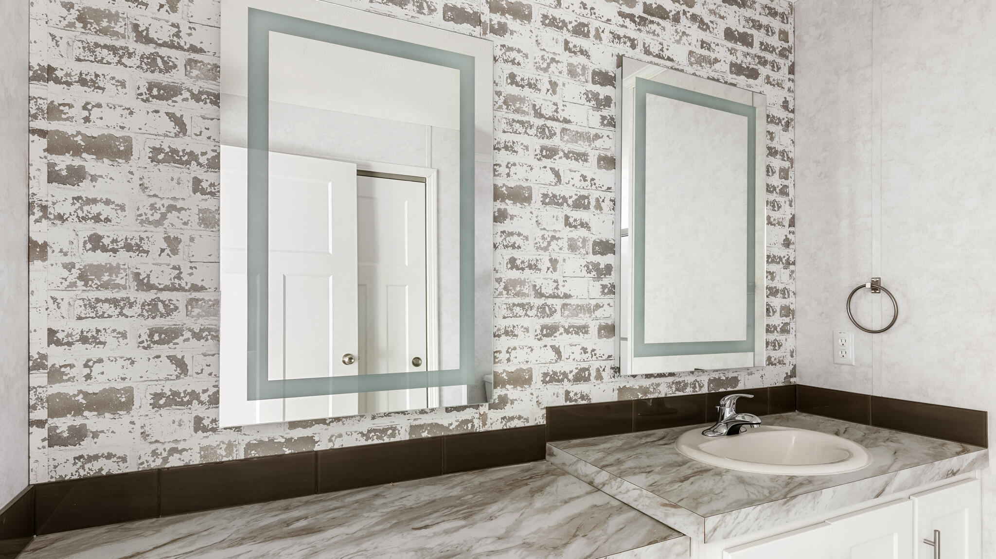 30 Main Road Holden ME 04429