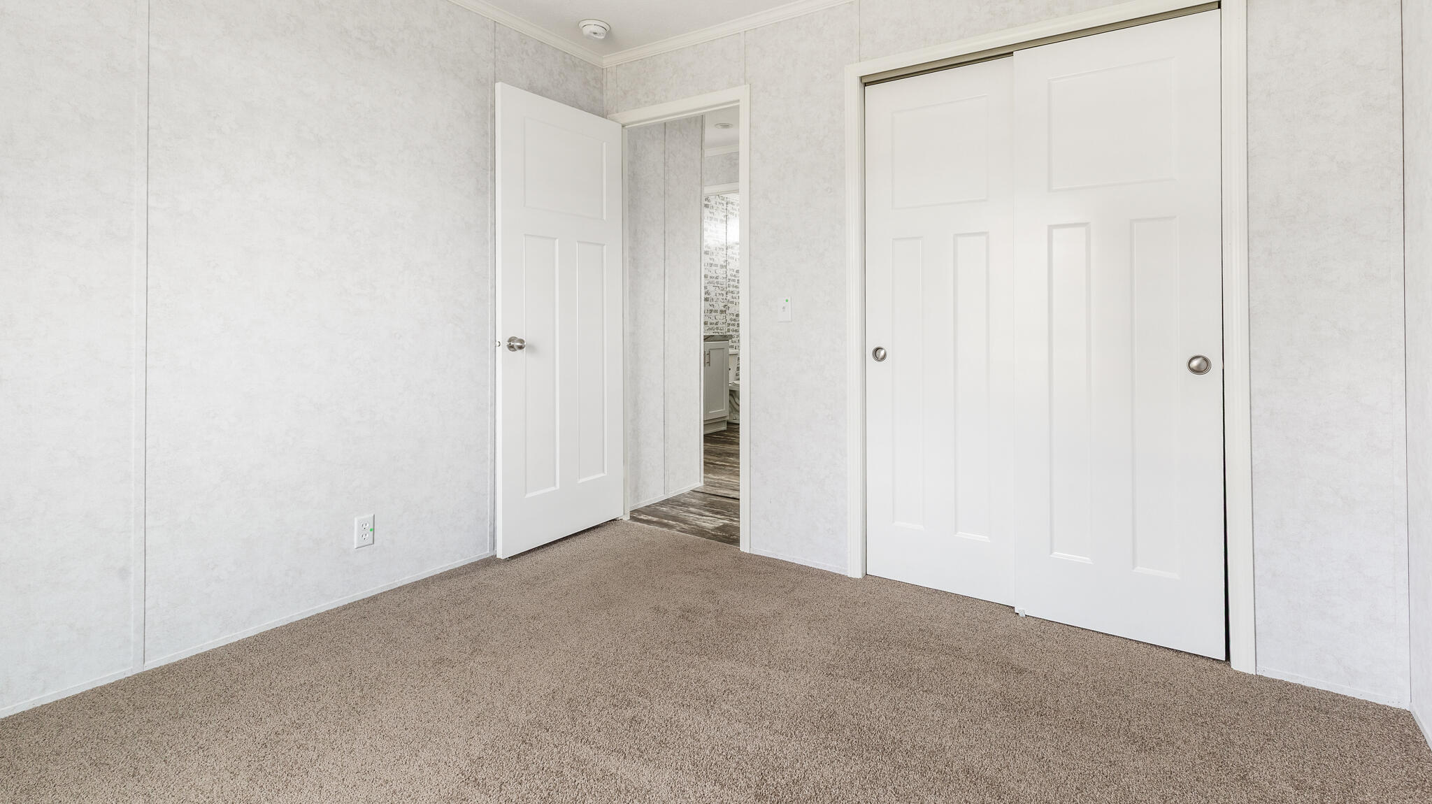 30 Main Road Holden ME 04429