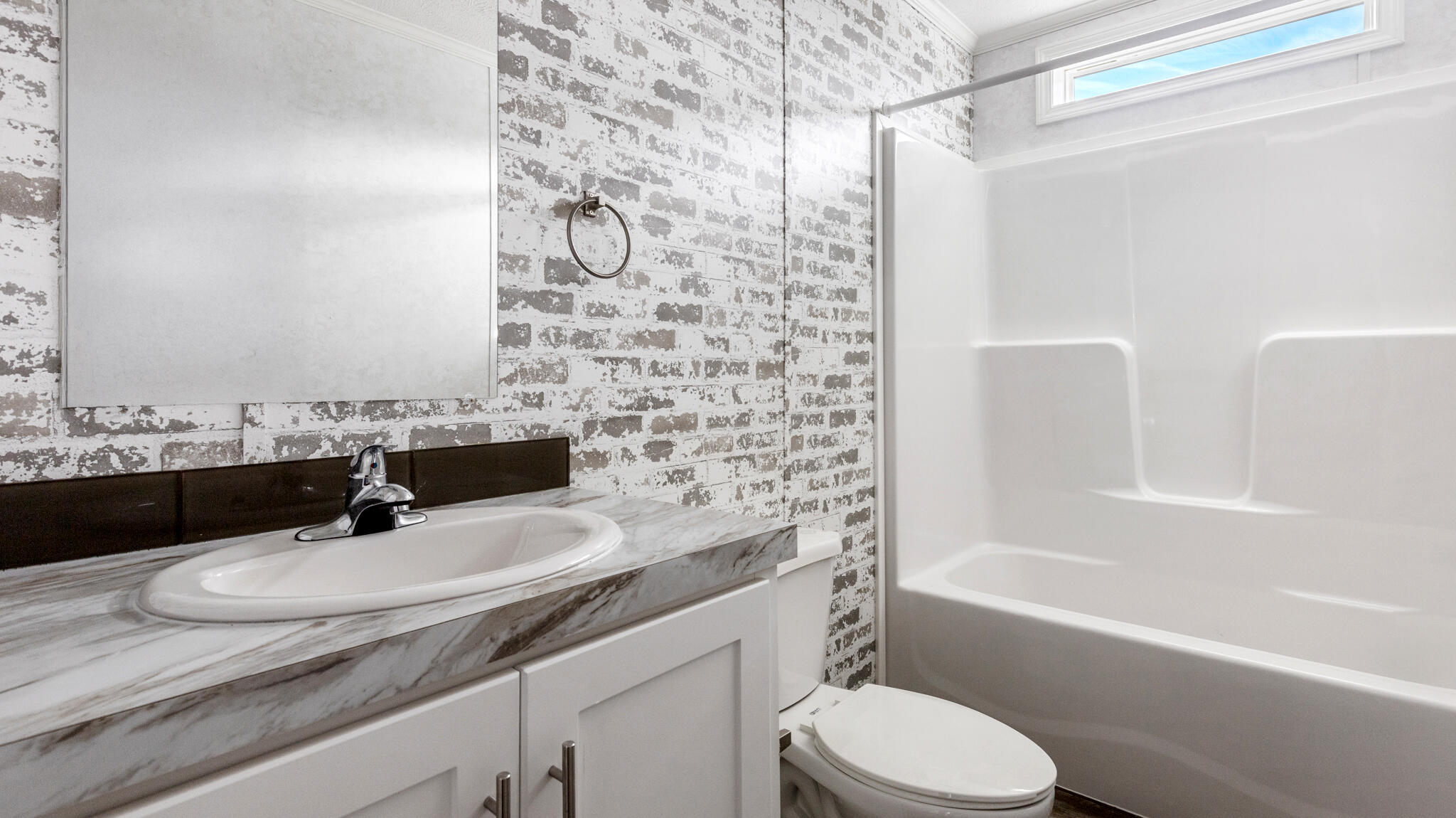 30 Main Road Holden ME 04429