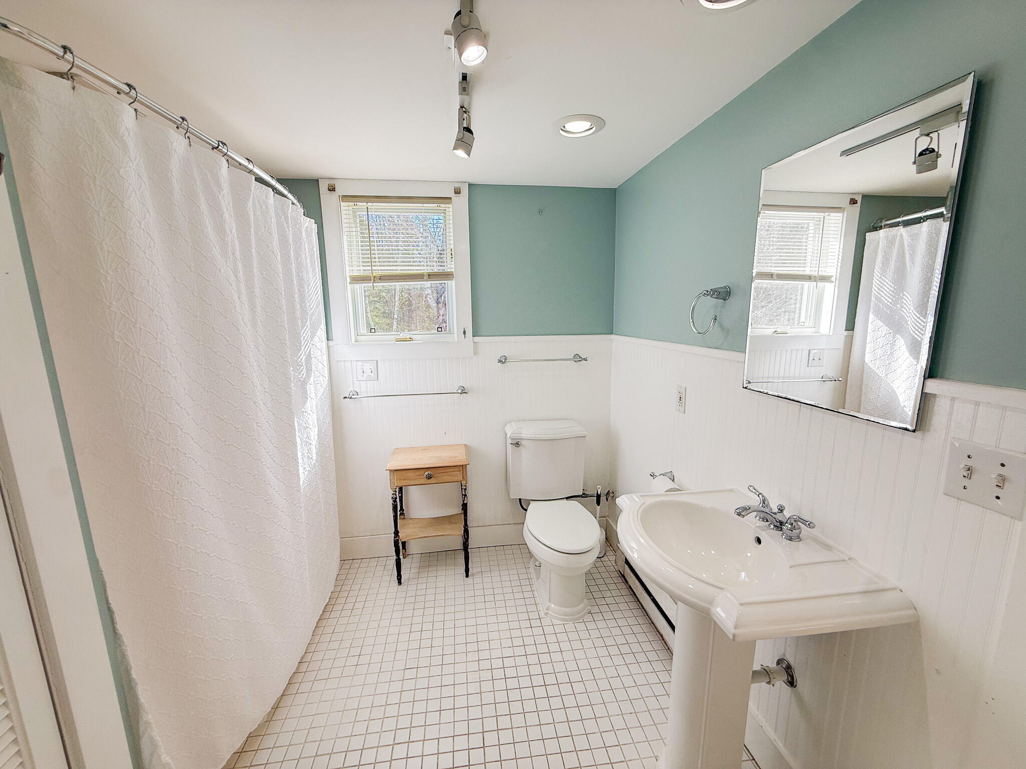 502 Newbury Neck Road Surry ME 04684