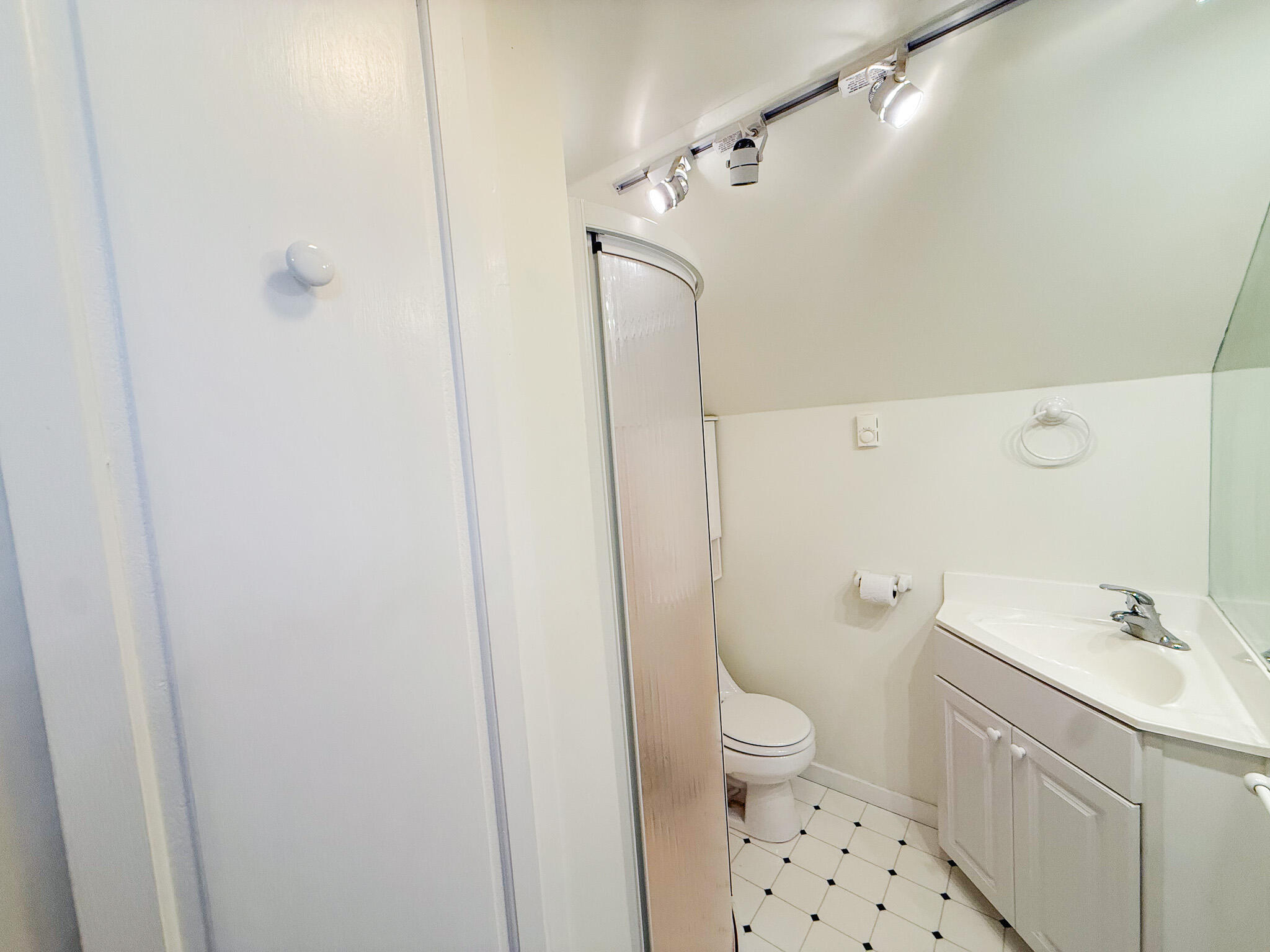 502 Newbury Neck Road Surry ME 04684