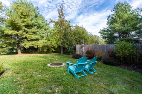 17 Lilac Lane Yarmouth ME 04096