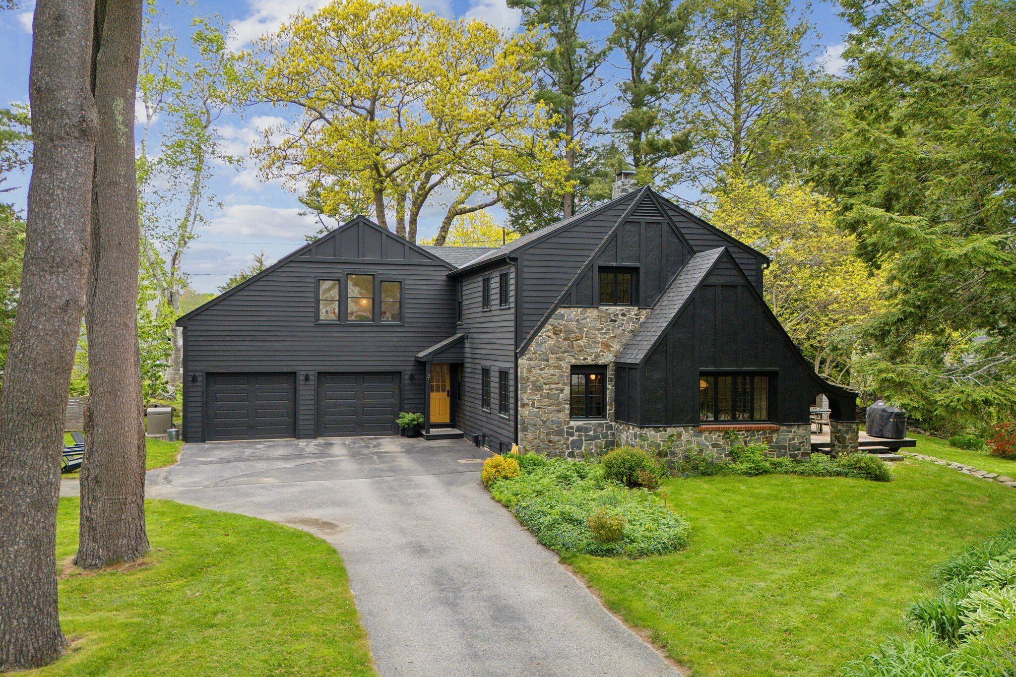 31 Forest Road Cape Elizabeth ME 04107