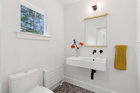 31 Forest Road Cape Elizabeth ME 04107