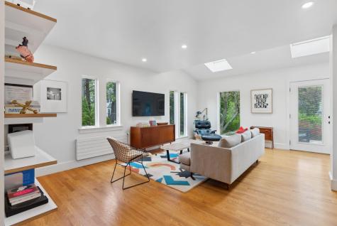 31 Forest Road Cape Elizabeth ME 04107