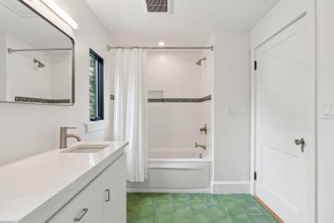 31 Forest Road Cape Elizabeth ME 04107