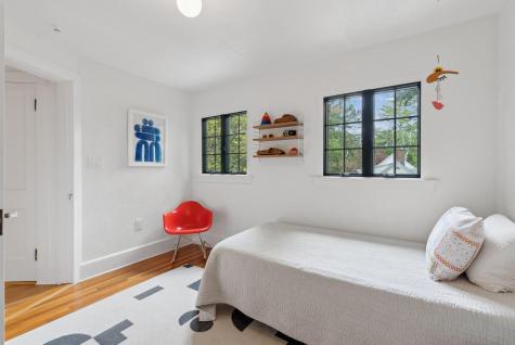 31 Forest Road Cape Elizabeth ME 04107