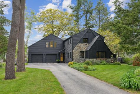 31 Forest Road Cape Elizabeth ME 04107