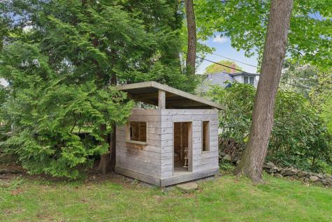 31 Forest Road Cape Elizabeth ME 04107