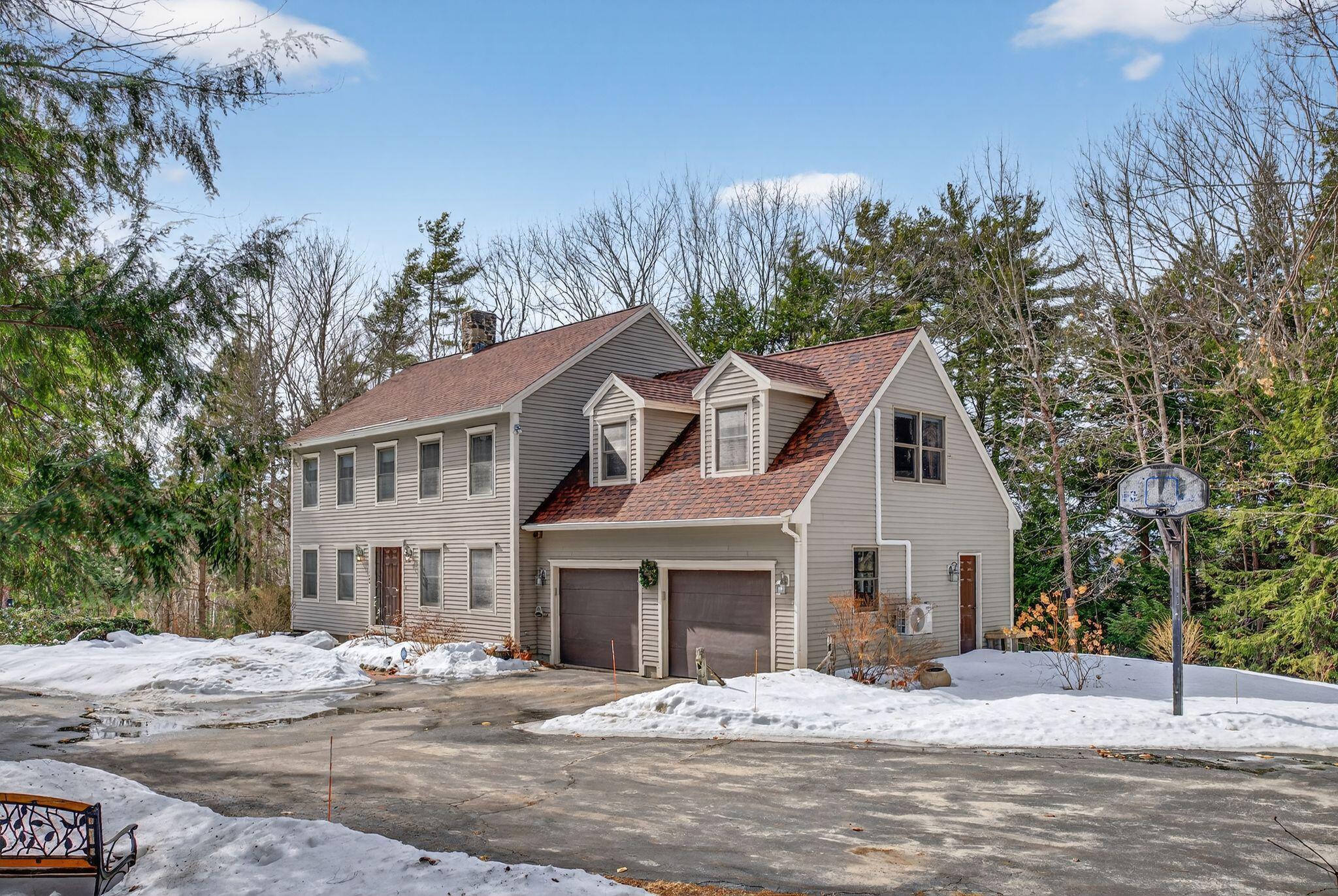 15 Presidential View Raymond ME 04071